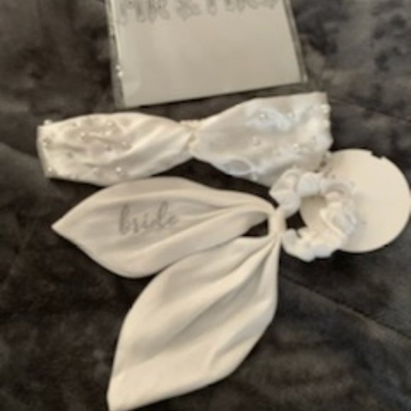 White Bride Pony Holder and Headband and balloon - Picture 2 of 3